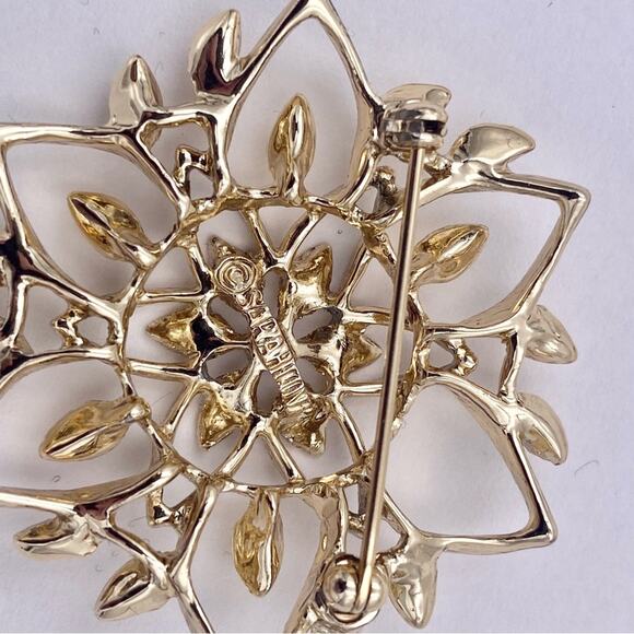 1962 SARAH COVENTRY “Peta-Lure” Flower Brooch - Picture 4 of 10